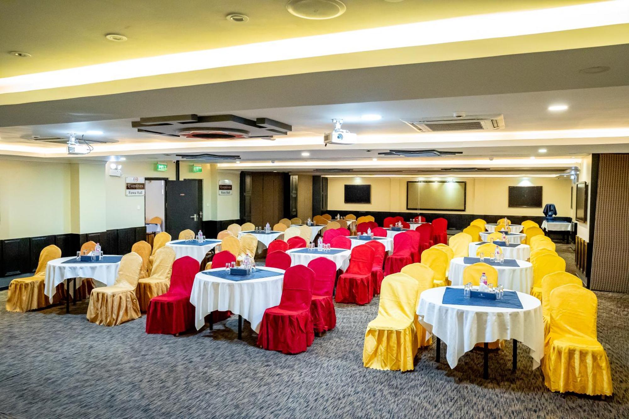 Hotel Sarowar Pokhara Bagian luar foto